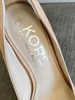 J307 Michael Kors maat 36 leren pumps schoenen hak beige, Michael Kors, Beige, Ophalen of Verzenden, Zo goed als nieuw