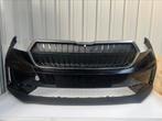 Skoda Enyaq voorbumper zwart vanaf 2020 5LA807221 met grille, Gebruikt, Bumper, Skoda, Ophalen