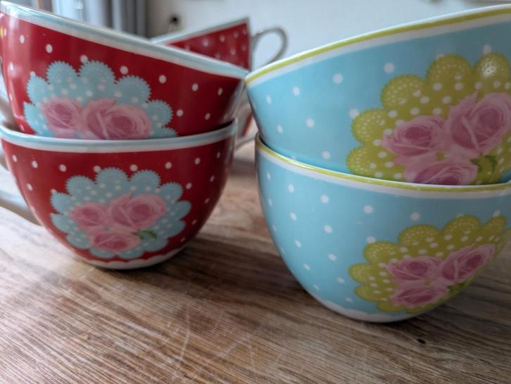 Soepkommen en schotels set, Huis en Inrichting, Keuken | Servies, Zo goed als nieuw, Kop(pen) en/of Schotel(s), Overige stijlen