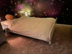 Bed 130x200 grijs met spiraal en matras, Huis en Inrichting, Slaapkamer | Bedden, Ophalen, Gebruikt, 140 cm, Twijfelaar