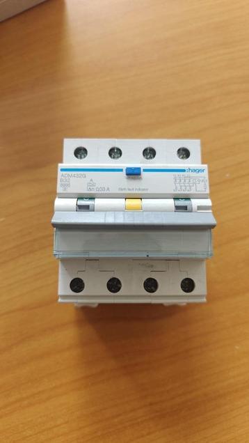 Hager aardlekautomaat 4-polig 32A B-kar 30mA (ADM432G) beschikbaar voor biedingen