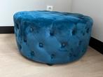 Mooie blauw fluwelen poef op pootjes, Ophalen of Verzenden, Zo goed als nieuw, Rond, 50 tot 75 cm
