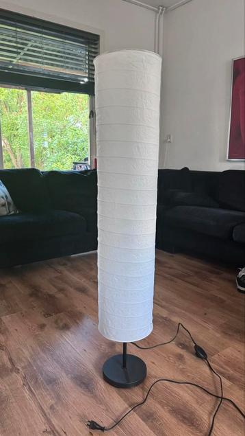 Ikea staande lamp beschikbaar voor biedingen