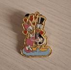Donald & Katrien Duck pin - The Disney Store, Ophalen of Verzenden, Zo goed als nieuw, Speldje of Pin