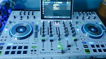 Denon Prime 4  Special Edition Wit – Nagenoeg Nieuw beschikbaar voor biedingen