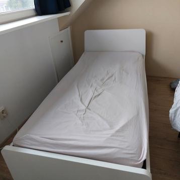 AKSVOLL bed Ikea wit  (90x200)