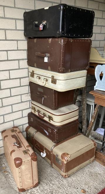 Brocante oude koffers - koffer - koffertjes - hutkoffer beschikbaar voor biedingen