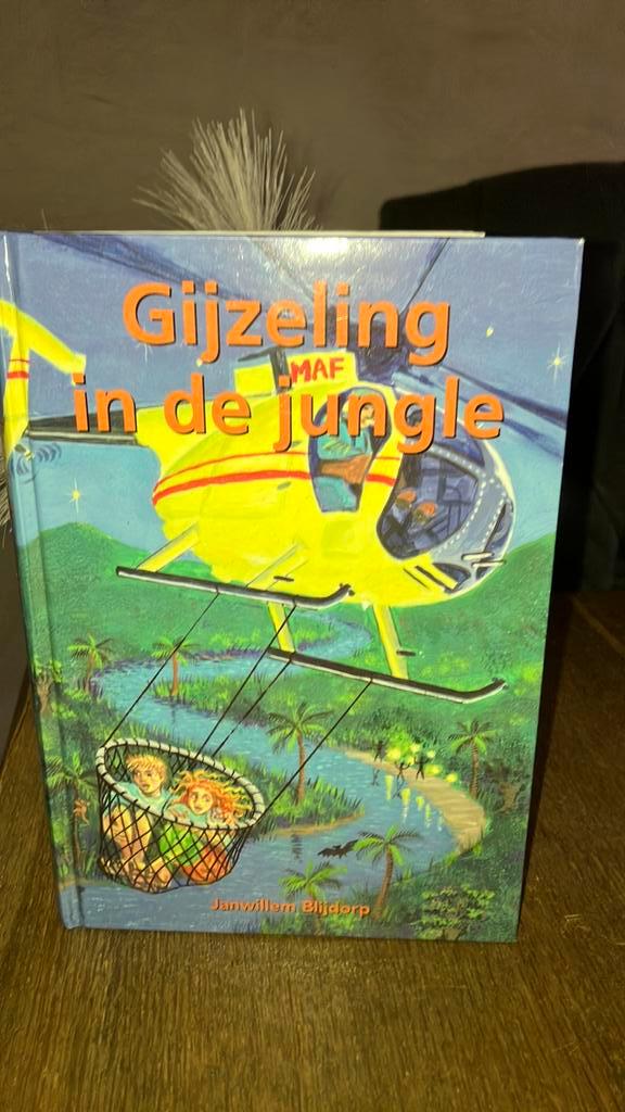 KR-7 Janwillem Blijdorp - Gijzeling in de jungle, Boeken, Kinderboeken | Jeugd | 13 jaar en ouder, Zo goed als nieuw, Ophalen of Verzenden