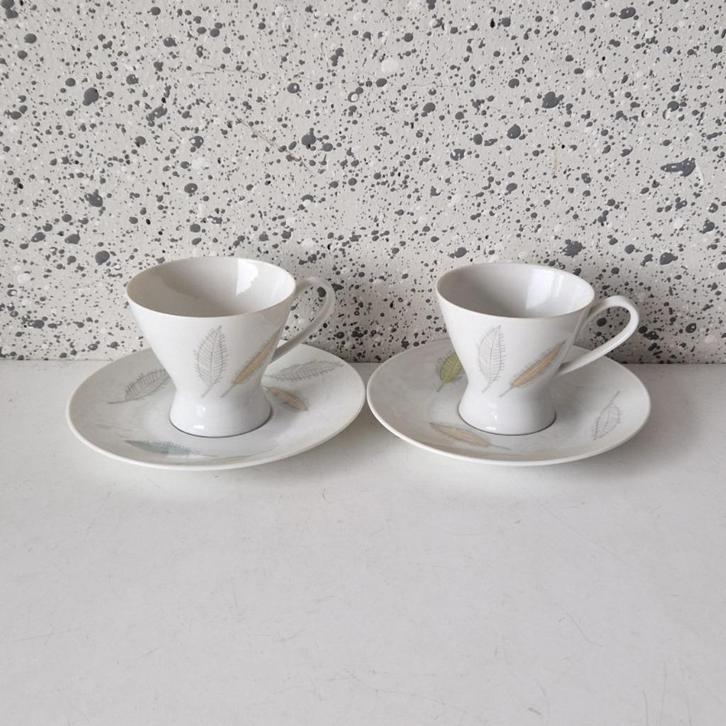 Rosenthal Form 2000 kop en schotel met gekleurd blaadje, Antiek en Kunst, Antiek | Servies los, Ophalen of Verzenden