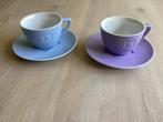 NESPRESSO CAPPUCCINO KOPJES 1 BLAUW EN 1 LILA , PORSELEIN, Ophalen of Verzenden, Zo goed als nieuw, Overige stijlen, Kop(pen) en/of Schotel(s)