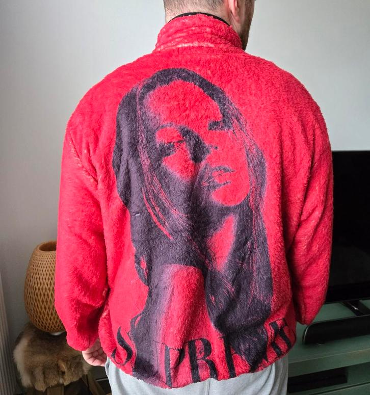 Supreme x Kate Moss Fleece Jacket rood zwart maat L, Kleding | Heren, Truien en Vesten, Zo goed als nieuw, Maat 52/54 (L), Rood