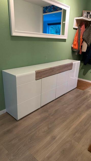 Dressoir Wit/Hout, 208cm breed beschikbaar voor biedingen
