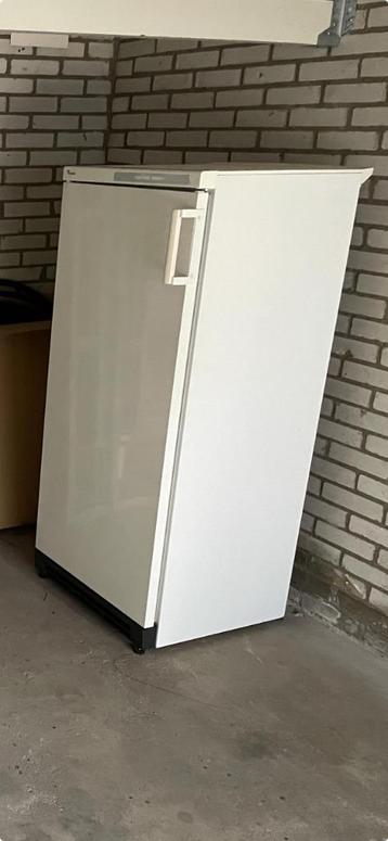 Vrijstaande koeler Whirlpool 140 cm werkt goed! beschikbaar voor biedingen