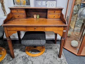Sidetable met lade beschikbaar voor biedingen