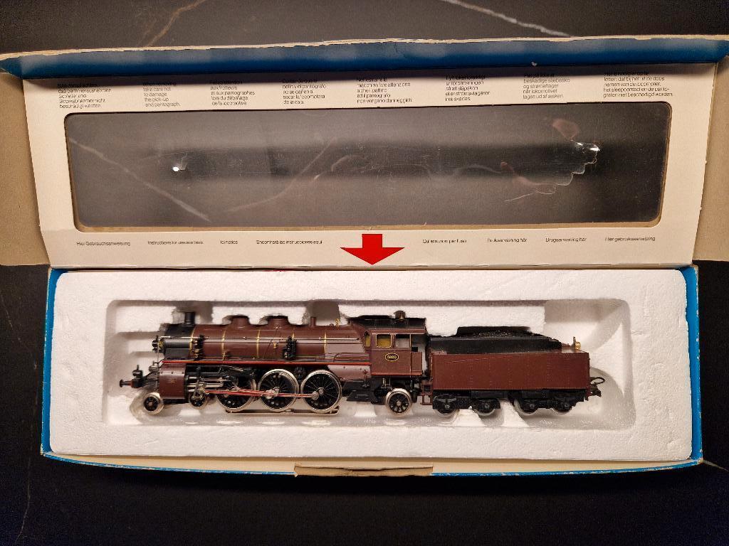 Marklin locomotief 5920 bruin, Hobby en Vrije tijd, Modeltreinen | H0, Nieuw, Locomotief, Wisselstroom, Märklin, Ophalen of Verzenden