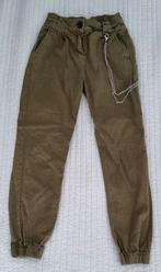 Bershka broek leger groen maat xs jeans broeken ketting, Kleding | Dames, Broeken en Pantalons, Groen, Lang, Maat 34 (XS) of kleiner