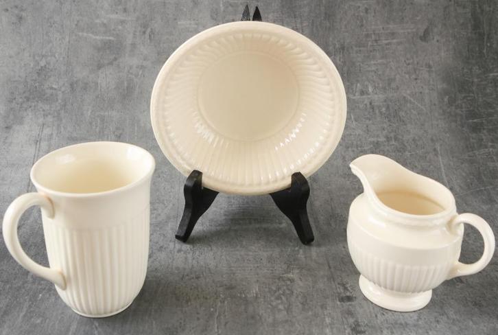 Serviesdelen Wedgwood Edme: mok / schaaltje / roomkannetje, Huis en Inrichting, Keuken | Servies, Gebruikt, Kop(pen) en/of Schotel(s)