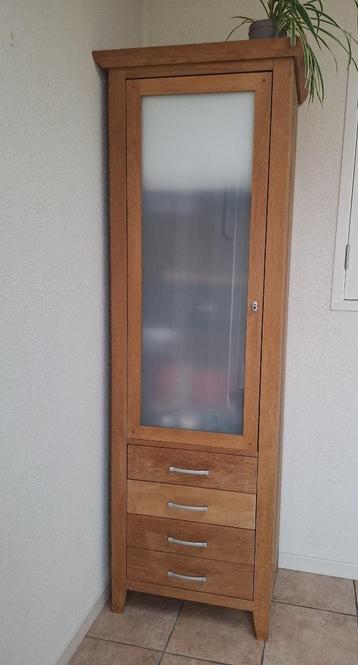Hoge kast eiken hout  beschikbaar voor biedingen