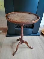 Antiek Bevan Funnell Reprodux sidetable, Ophalen