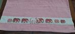 Badhanddoek met borduurwerk 135×65, Huis en Inrichting, Badkamer | Badtextiel en Accessoires, Ophalen of Verzenden, Zo goed als nieuw