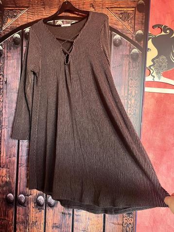 Super leuke a-lijn winterjurk met kruisbandjes 42/44 nu 20€ beschikbaar voor biedingen