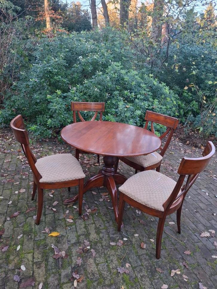 Kersenhouten ronde salontafel met vier stoelen, Antiek en Kunst, Antiek | Meubels | Stoelen en Banken, Ophalen
