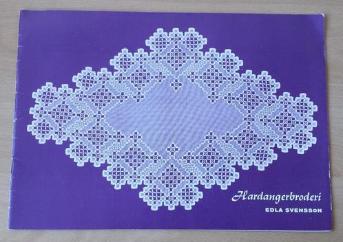 Hardanger Broderi - Edla Svensson - jaren 60, Hobby en Vrije tijd, Borduren en Borduurmachines, Gebruikt, Patroon, Handborduren