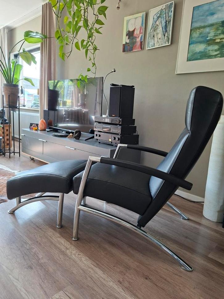 Leolux Fauteuil met Hocker - Zwart Leer, Huis en Inrichting, Fauteuils, Ophalen