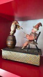 Oud speelgoed automaat/ muziekdoos met bewegende clowns, Ophalen of Verzenden