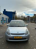 Daihatsu Sirion 1.3 2006 Grijs, Auto's, Voorwielaandrijving, 4 cilinders, Origineel Nederlands, Handgeschakeld