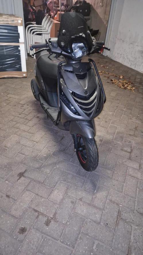 Piaggio zip 4 takt iget GOED LEZEN, Fietsen en Brommers, Scooters | Piaggio, Zo goed als nieuw, Zip, Ophalen