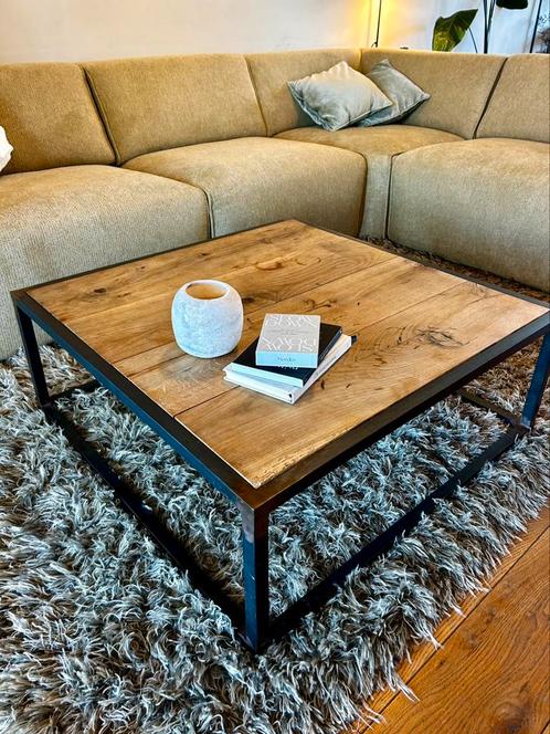 Salon tafel eikenhout met roestvrijstaal  85x85cm, Huis en Inrichting, Tafels | Salontafels, Zo goed als nieuw, Minder dan 50 cm