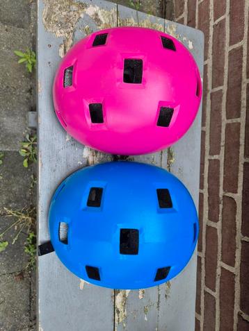 2x Kinderhelm Oxelo beschikbaar voor biedingen