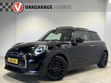 MINI Mini 1.5 Cooper Essential | Navigatie/Android/Apple Car beschikbaar voor biedingen