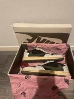 Nike travis scott, Kleding | Heren, Schoenen, Overige kleuren, Ophalen of Verzenden, Sneakers of Gympen, Zo goed als nieuw