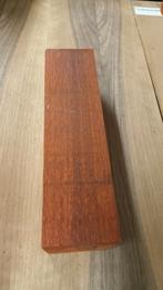 Padouk blok nr 03.   6,5 x 6,5 x 24 cm, Ophalen of Verzenden