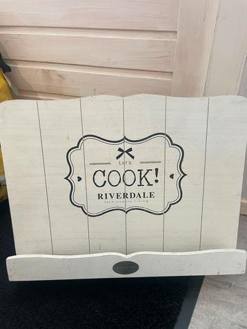 Kookboek standaard Riverdale  beschikbaar voor biedingen