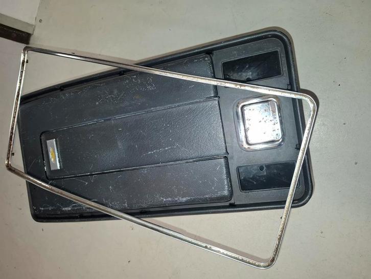Midden console chrome rand GEZOCHTChevr Blazer k5  Suburban., Auto-onderdelen, Interieur en Bekleding, Chevrolet, Ophalen