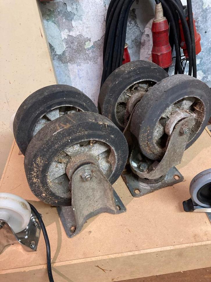 Zwenk- en bokwielen set, Doe-het-zelf en Verbouw, Zwenkwielen, Gebruikt, Ophalen