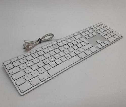Apple toetsenbord (2nd Gen A1243) QWERTY + 2 usb aansluiting, Computers en Software, Toetsenborden, Zo goed als nieuw, Qwerty