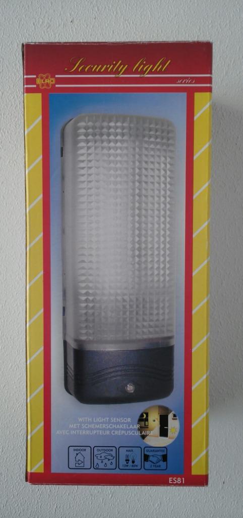 ELRO Security Light met schemerschakelaar, Huis en Inrichting, Lampen | Wandlampen, Zo goed als nieuw, Kunststof, Ophalen of Verzenden