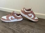 Nike low dunk maat 39, Nike, Ophalen of Verzenden, Sneakers of Gympen, Roze
