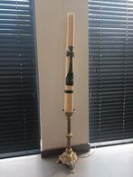 Grote liturgische kerk kandelaar met grote kaars, Antiek en Kunst, Antiek | Kandelaars, Ophalen, Koper of Brons