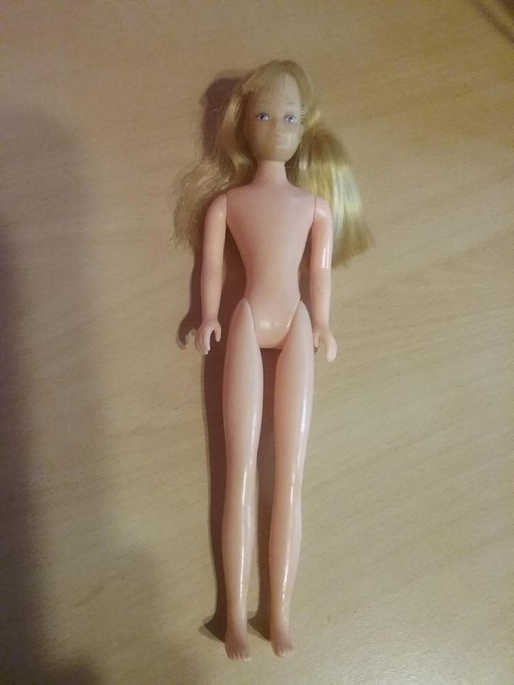 Oud popje,lijkt op Skipper, Verzamelen, Poppen, Gebruikt, Pop, Ophalen of Verzenden