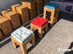 Houten krukken in twee maten – OSB met kleurrijke kussens, Ophalen, 60 tot 90 cm, Nieuw, Pack & Zo