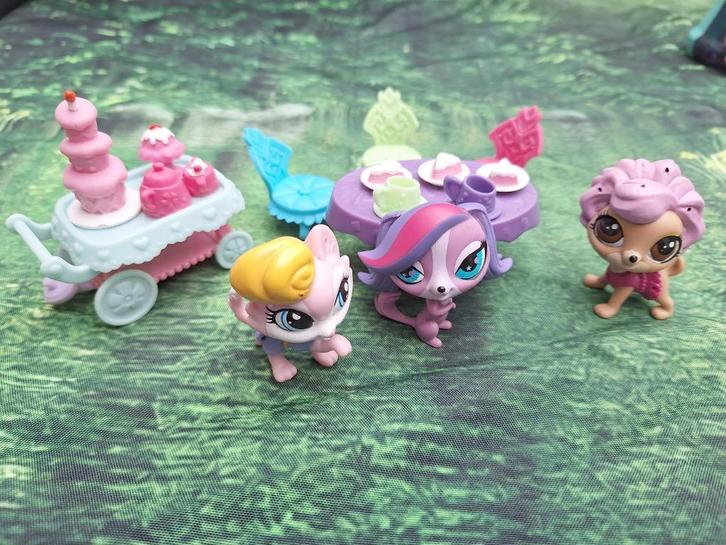 Littlest Pet Shop theeparty set +3 zeldzame figuurtjes (LPS), Verzamelen, Poppetjes en Figuurtjes, Gebruikt, Ophalen of Verzenden