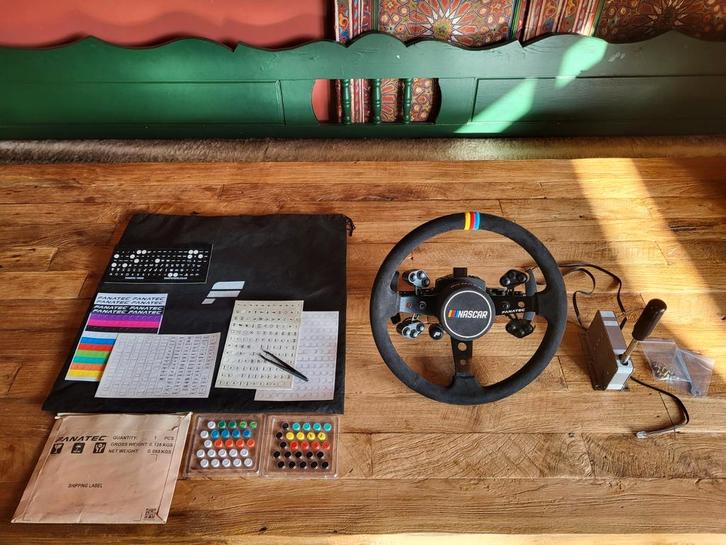 Fanatec Universal Hub v2 + NASCAR rim + Sequential Shifter, Computers en Software, Joysticks, Zo goed als nieuw, Ophalen of Verzenden