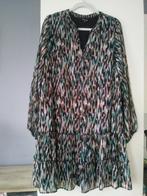 JURK MET LANGE MOUWEN EN 2 VOLANTS., Overige kleuren, Verzenden, Maat 42/44 (L), Zo goed als nieuw