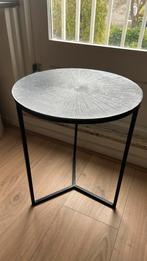 Metalen bijzettafeltje, Huis en Inrichting, Tafels | Bijzettafels, Ophalen, Minder dan 55 cm, Metaal of Aluminium, Rond