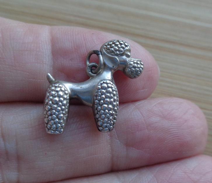 zilveren vintage bedel poedel [298], Sieraden, Tassen en Uiterlijk, Bedels, Zo goed als nieuw, Overige merken, Zilver, 1 bedel
